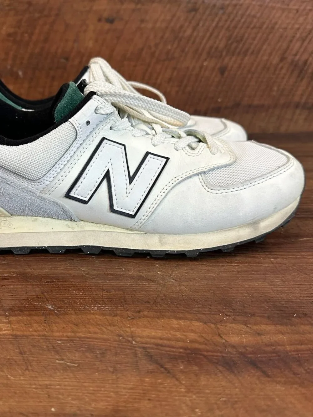 New Balance 574 White Green Lifestyle Sneakers U574VX2 Men's Size 9.5